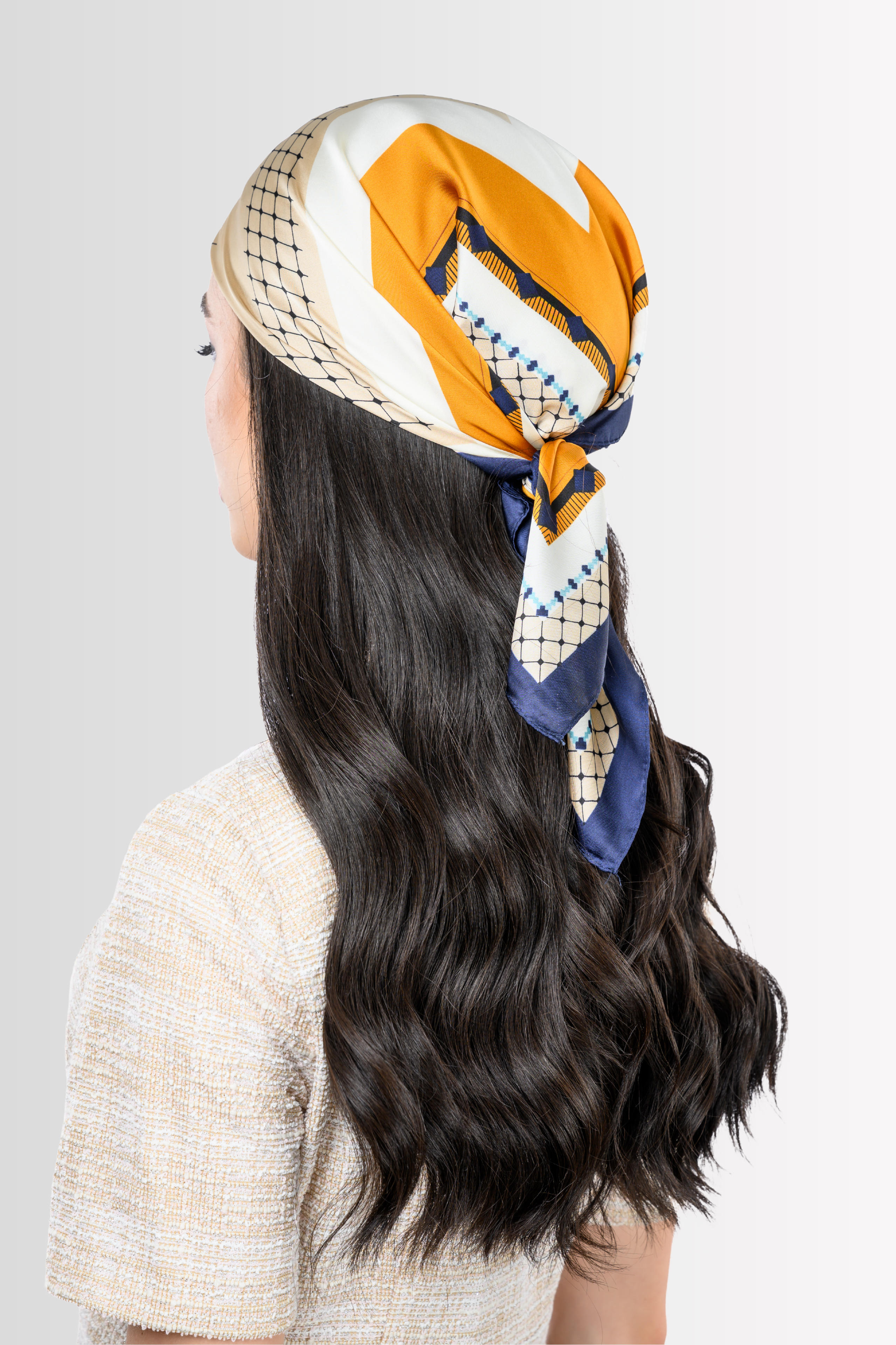 EU Bandfall Wig in Natural Black